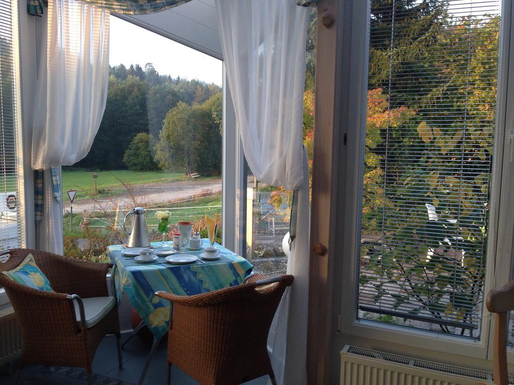 Pension-Ferienwohnung Liesbachtal Direkt Am Waldrand Bayerische Rhoen 쇼나우엔더브렌드 외부 사진